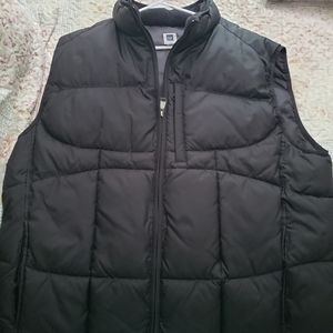 Gap- mens black vest